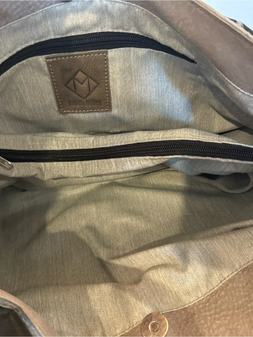 Luxurious Women's Two-Tone suede leather grey Tote with black Handles & keychain